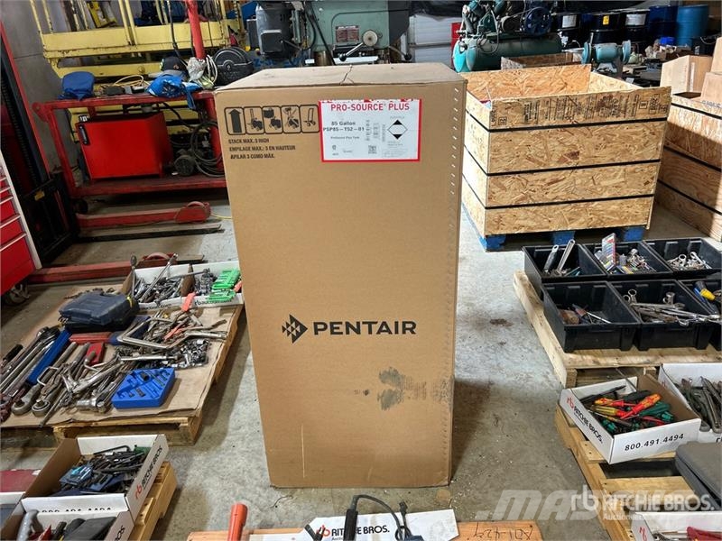  PENTAIR 85 gal Water Tank Drivstoff og additiv tanker
