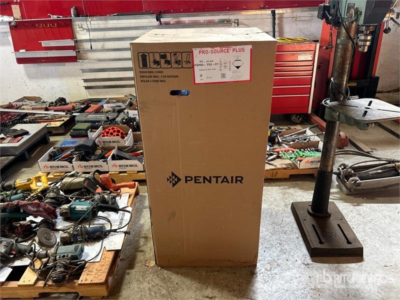  PENTAIR 85 gal Water Tank Drivstoff og additiv tanker