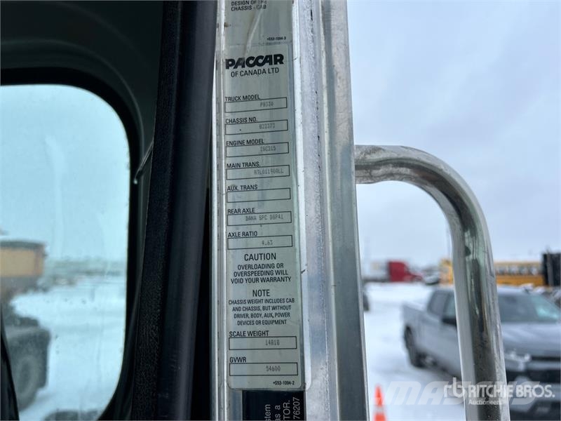 Peterbilt 330 Kabine i unutrašnjost