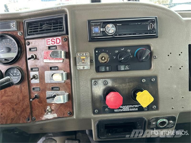 Peterbilt 330 Kabine i unutrašnjost