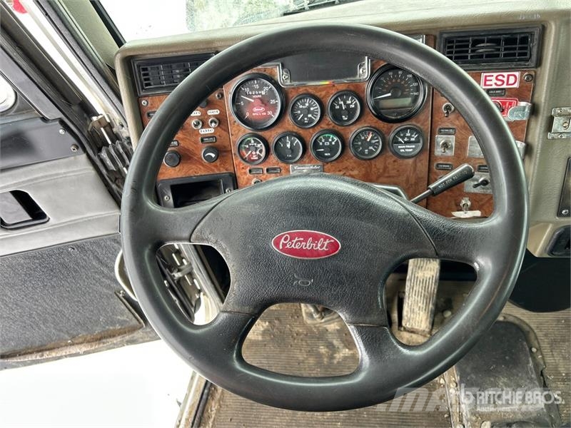 Peterbilt 330 Kabine i unutrašnjost