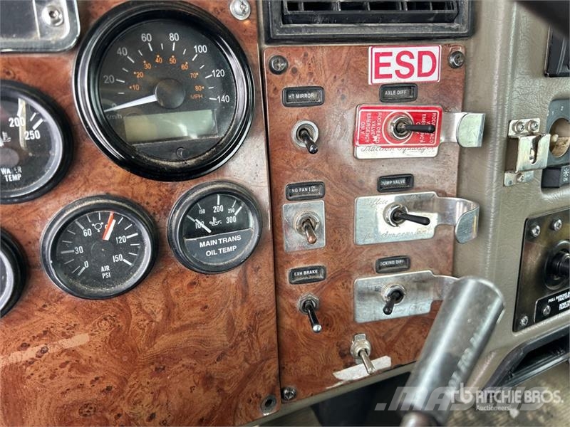 Peterbilt 330 Kabine i unutrašnjost