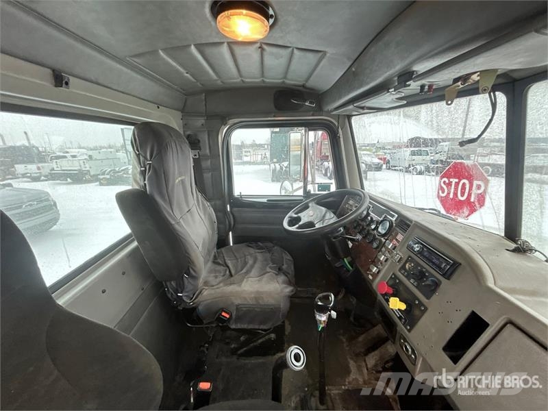 Peterbilt 330 Kabine i unutrašnjost