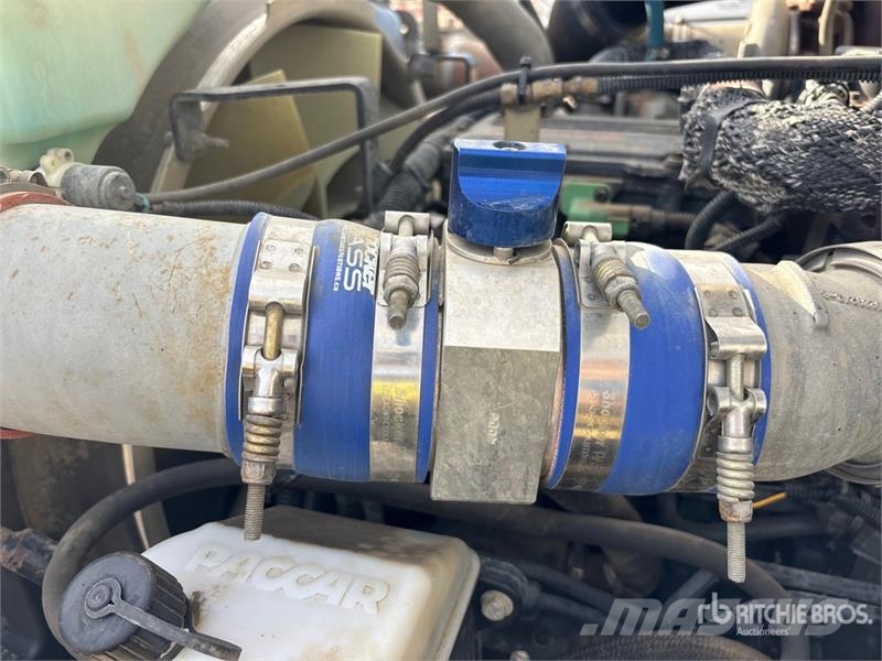 Peterbilt 337 Kabine i unutrašnjost
