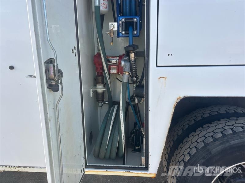 Peterbilt 337 Motrici cisterna