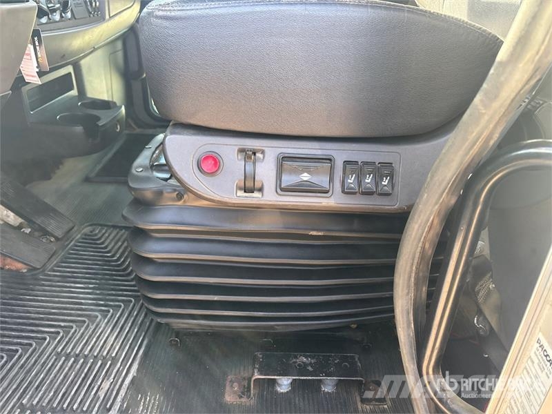Peterbilt 337 Motrici cisterna