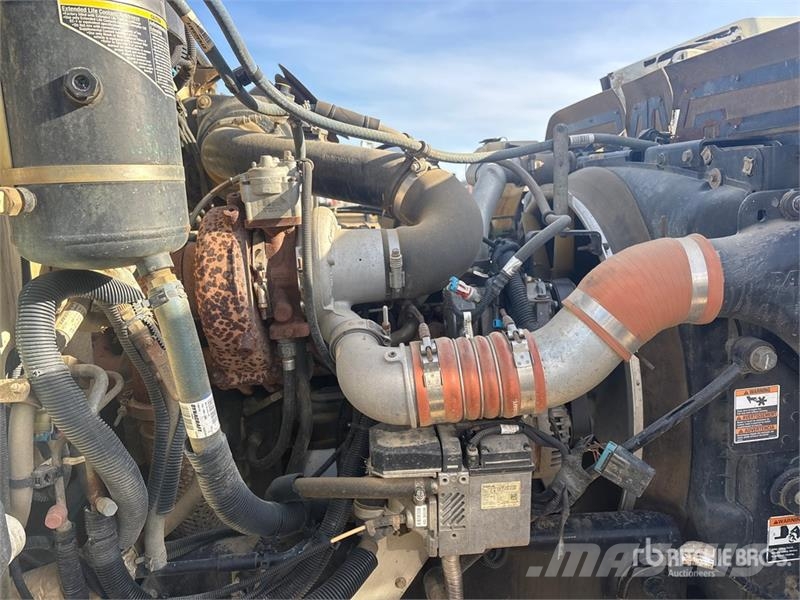 Peterbilt 337 Motrici cisterna