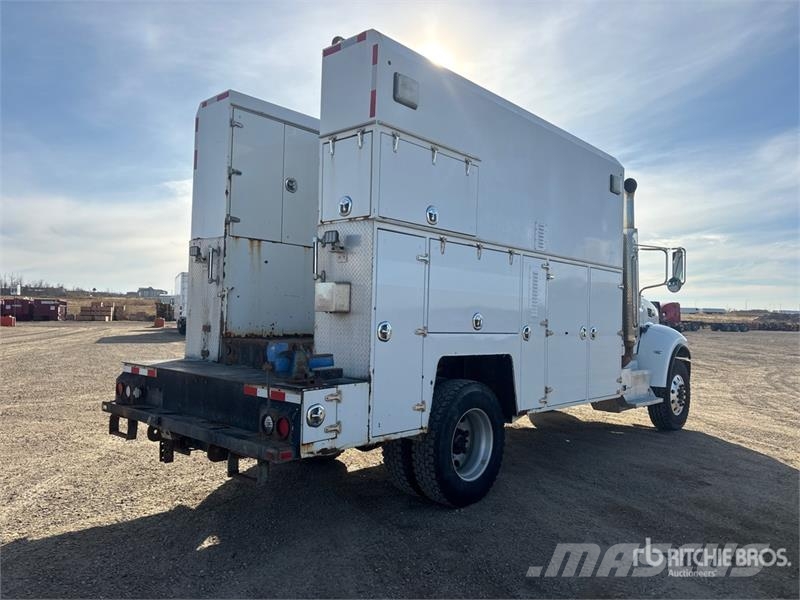 Peterbilt 337 Motrici cisterna