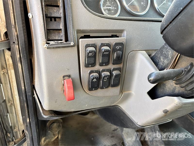 Peterbilt 337 Kabine i unutrašnjost