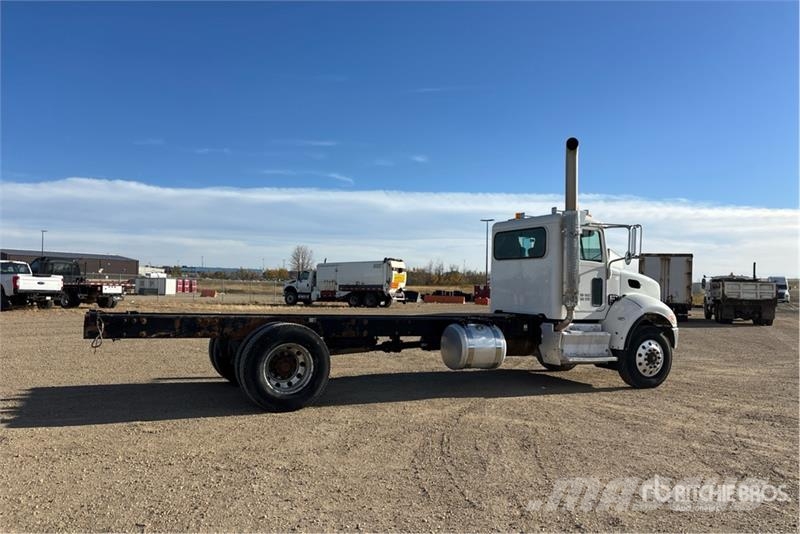 Peterbilt 337 Kabine i unutrašnjost