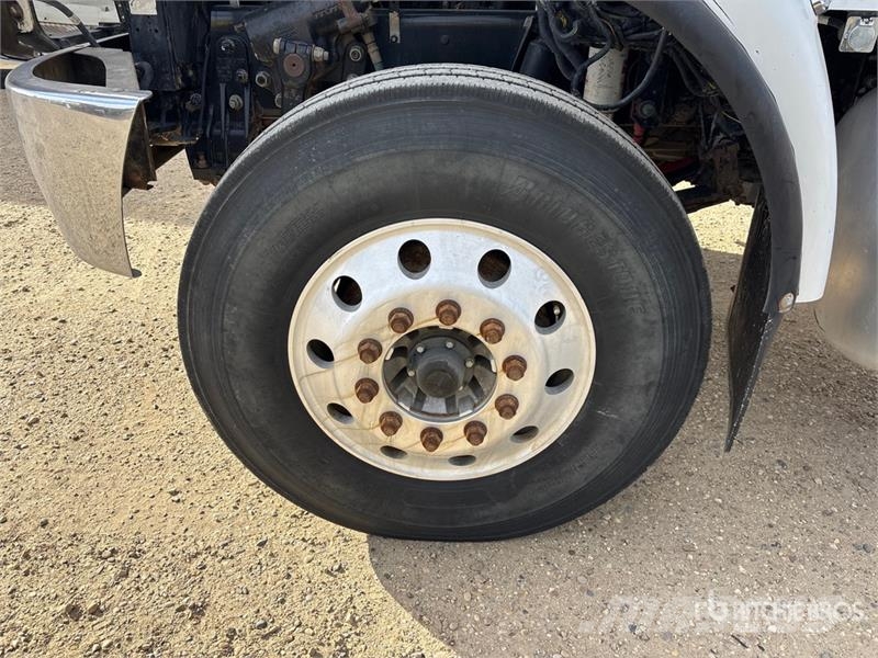Peterbilt 337 Kabine i unutrašnjost