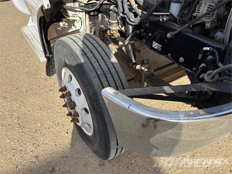 Peterbilt 337 Kabine i unutrašnjost