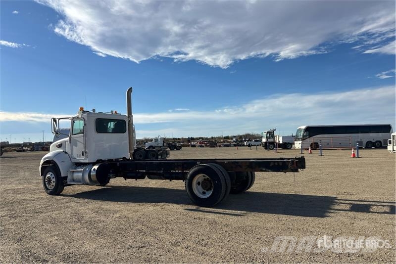 Peterbilt 337 Kabine i unutrašnjost