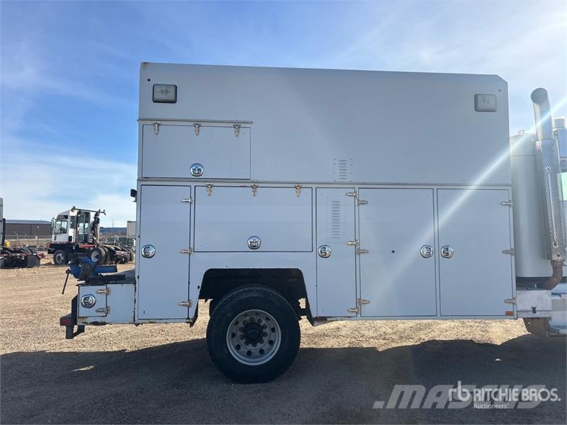 Peterbilt 337 Motrici cisterna