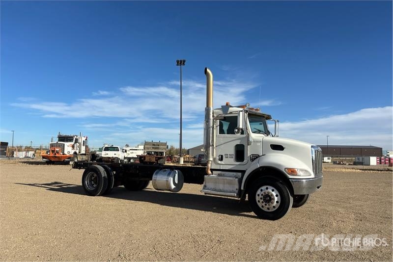 Peterbilt 337 Kabine i unutrašnjost