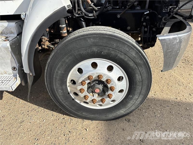 Peterbilt 337 Kabine i unutrašnjost