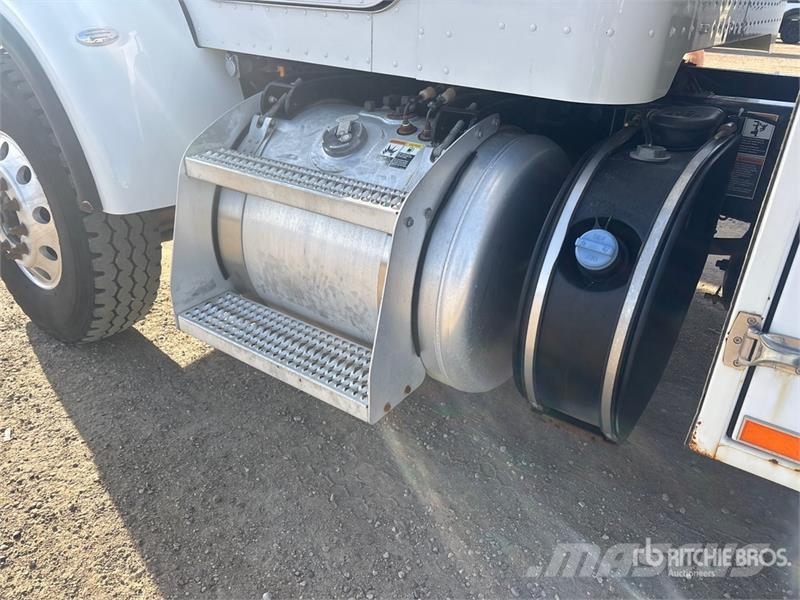 Peterbilt 337 Motrici cisterna