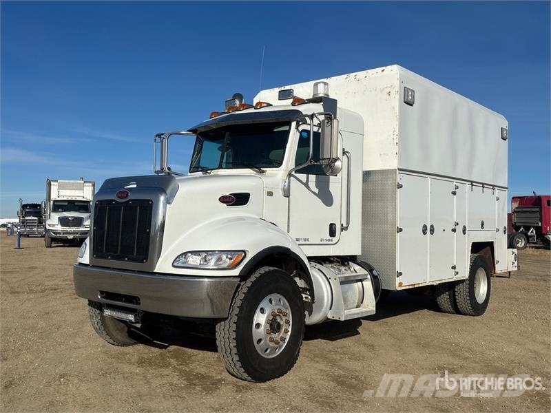 Peterbilt 337 Motrici cisterna