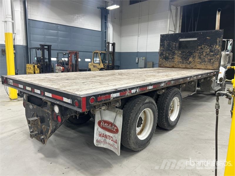 Peterbilt 348 Flatbed / Dropside trucks