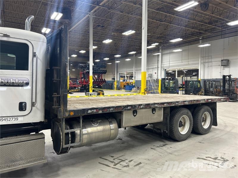 Peterbilt 348 Flatbed / Dropside trucks