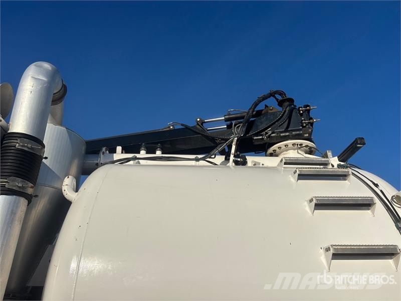 Peterbilt 348 Slamsugere