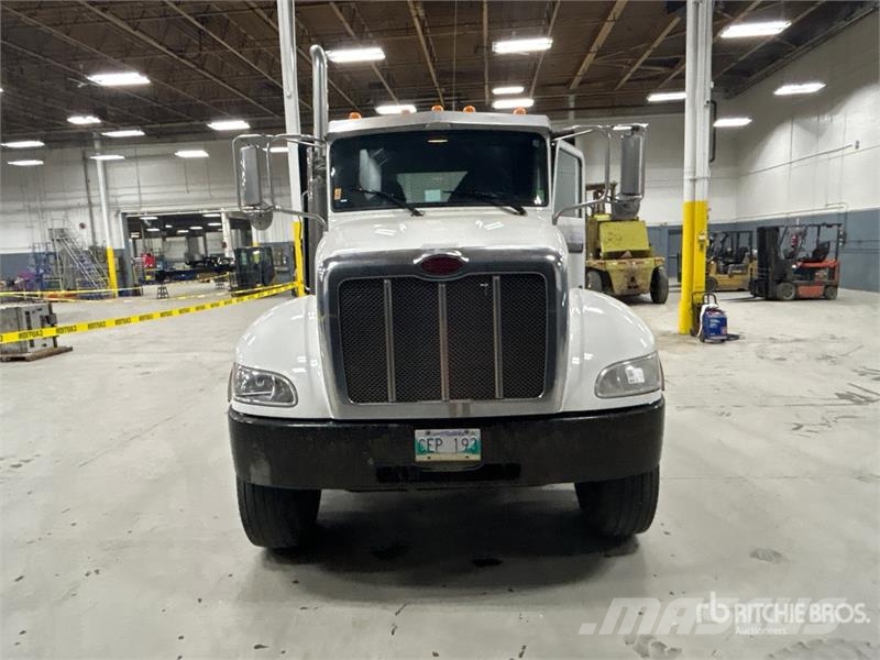 Peterbilt 348 Flatbed / Dropside trucks