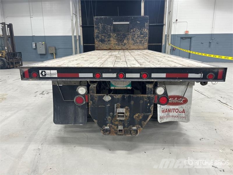 Peterbilt 348 Flatbed / Dropside trucks