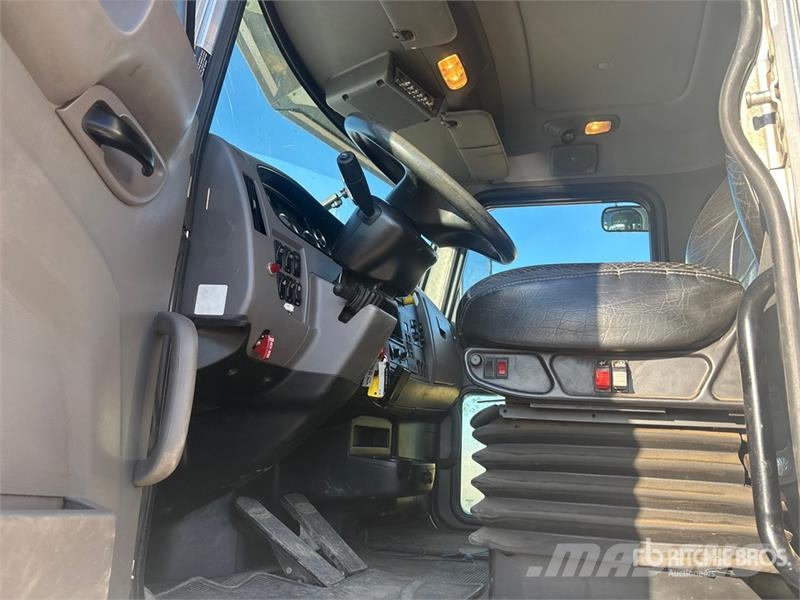 Peterbilt 348 Slamsugere
