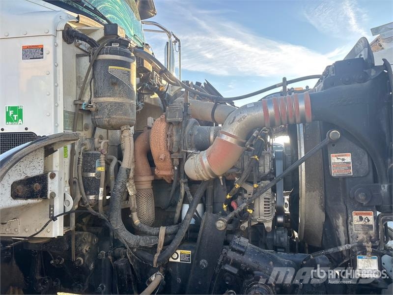 Peterbilt 348 Slamsugere