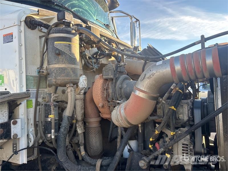 Peterbilt 348 Slamsugere