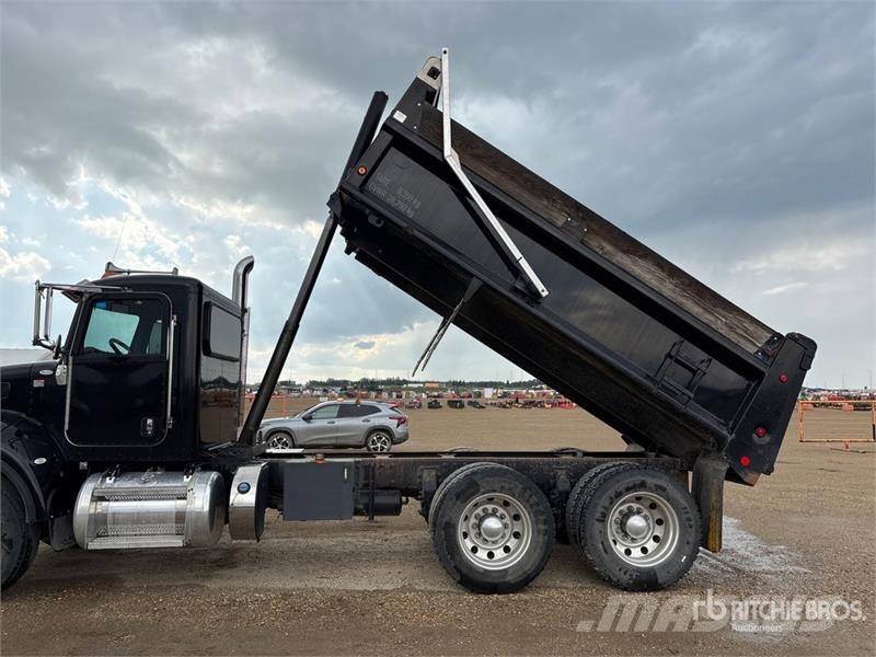 Peterbilt 348 Kallurid