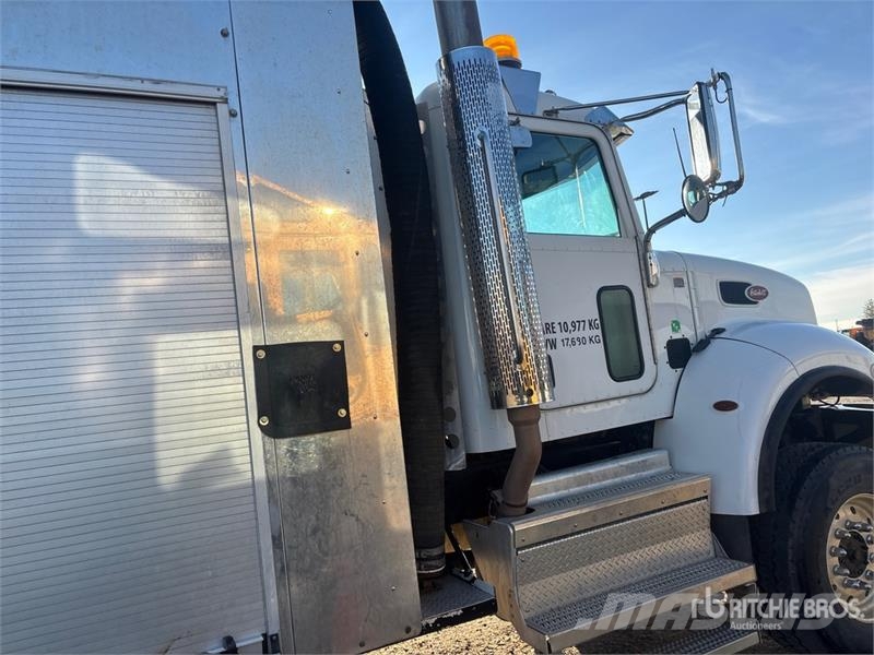Peterbilt 348 Slamsugere