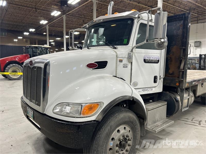 Peterbilt 348 Flatbed / Dropside trucks