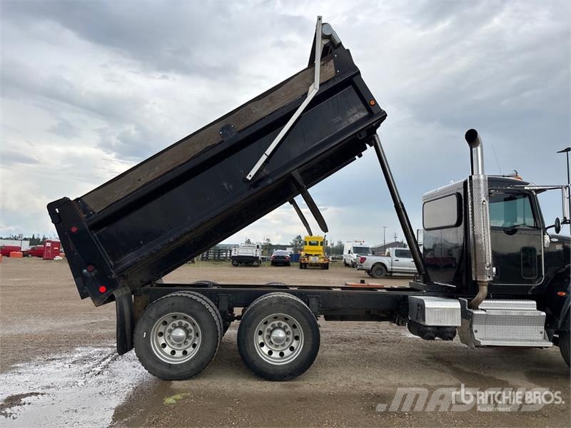 Peterbilt 348 Kallurid