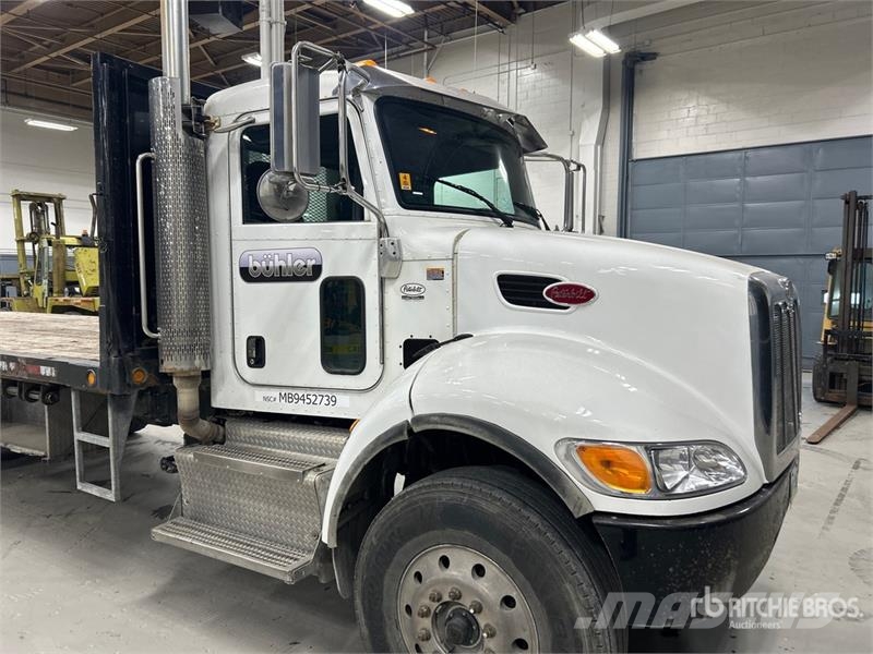 Peterbilt 348 Flatbed / Dropside trucks