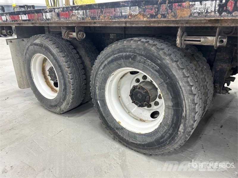 Peterbilt 348 Flatbed / Dropside trucks