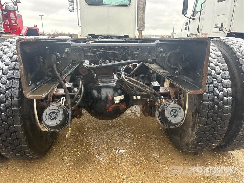 Peterbilt 348 6x4 Cab and Chassis Kabine i unutrašnjost