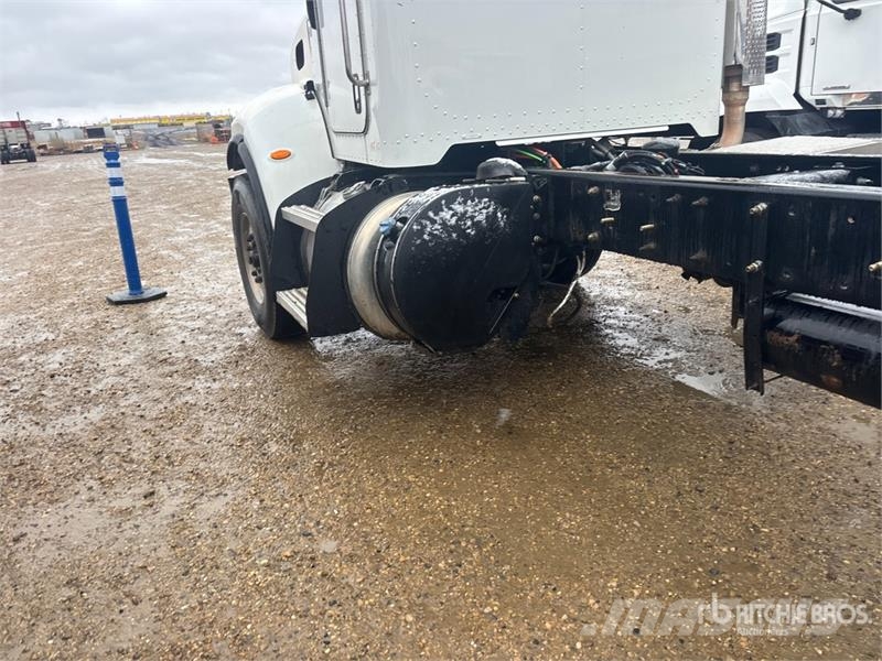 Peterbilt 348 6x4 Cab and Chassis Kabine i unutrašnjost