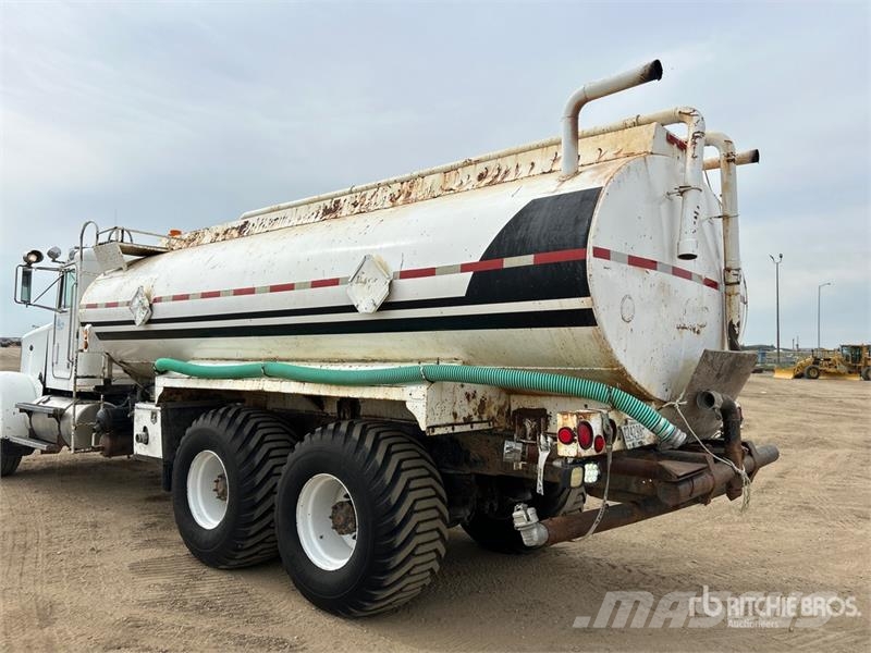 Peterbilt 357 صهاريج مياه