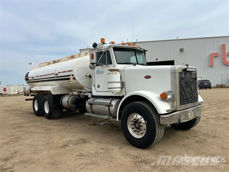 Peterbilt 357 صهاريج مياه