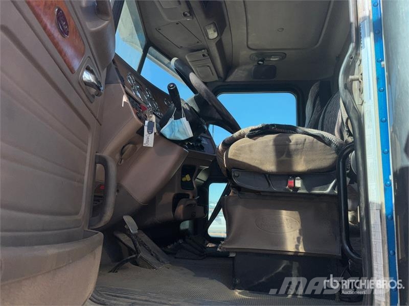 Peterbilt 357 Lastbil med kran