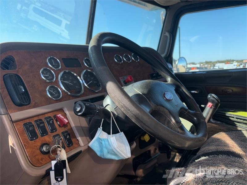 Peterbilt 357 Lastbil med kran