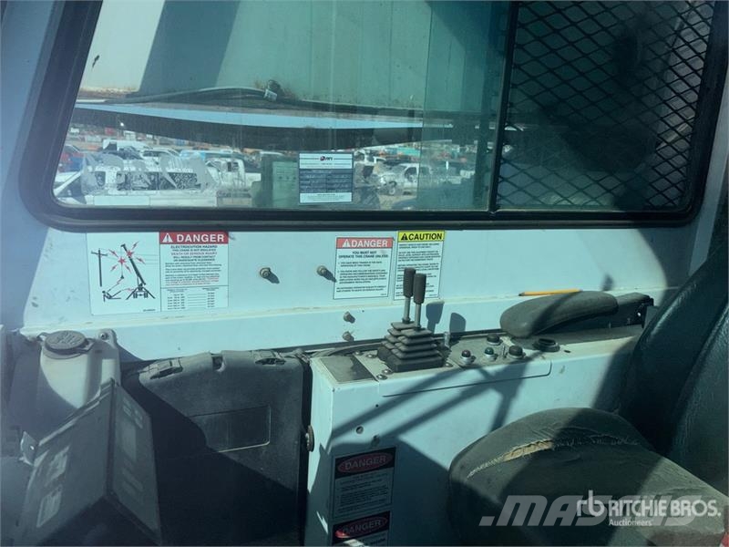 Peterbilt 357 Lastbil med kran