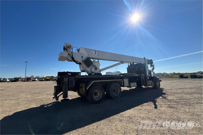 Peterbilt 357 Lastbil med kran