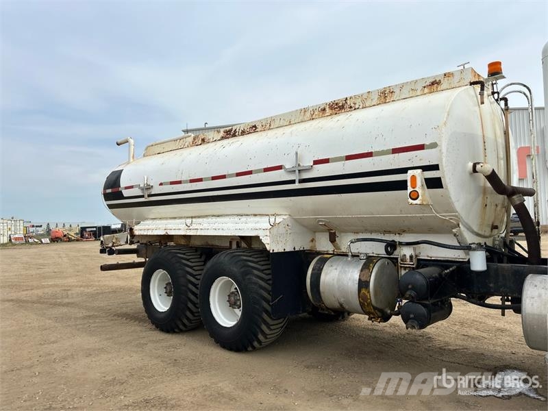 Peterbilt 357 صهاريج مياه