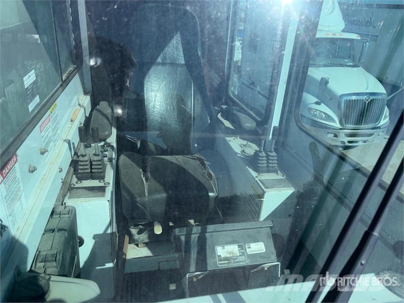 Peterbilt 357 Lastbil med kran