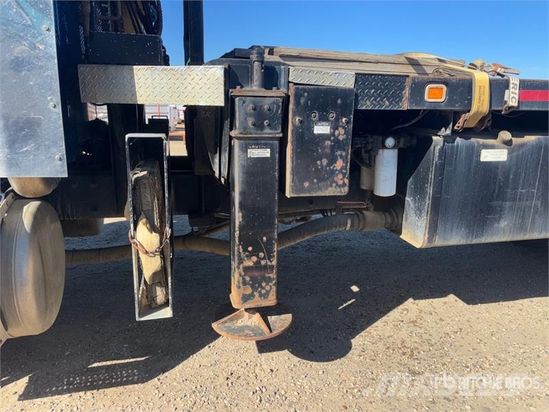Peterbilt 357 Lastbil med kran