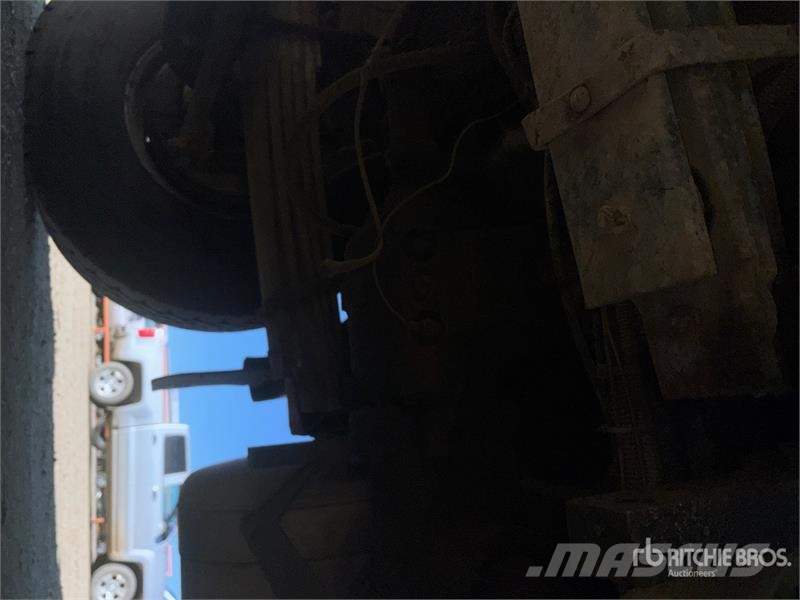 Peterbilt 357 Lastbil med kran