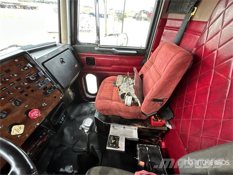 Peterbilt 357 صهاريج مياه