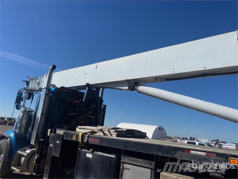 Peterbilt 357 Lastbil med kran